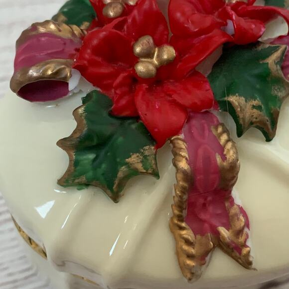 Heart Shaped Ceramic Christmas Holiday Trinket Box with Poinsettias and Bow 3"H - Picture 10 of 16